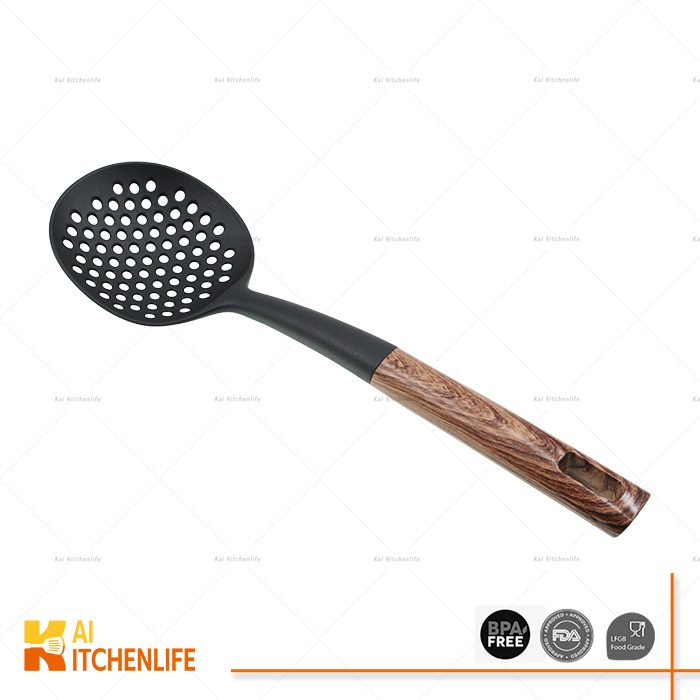 D00168 - Skimmer with Wood Grain Pattern Handle D24 | Kai Kitchenlife