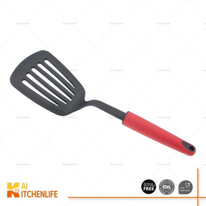 D00188 - Slotted Kitchen Turner H26 | Kai Kitchenlife