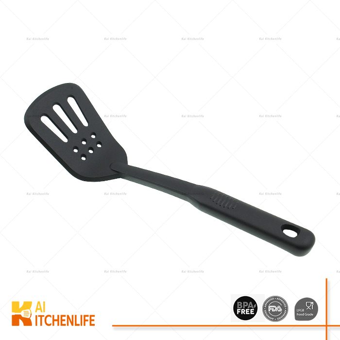 D00231 - Nylon Slotted Turner H27 | Kai Kitchenlife