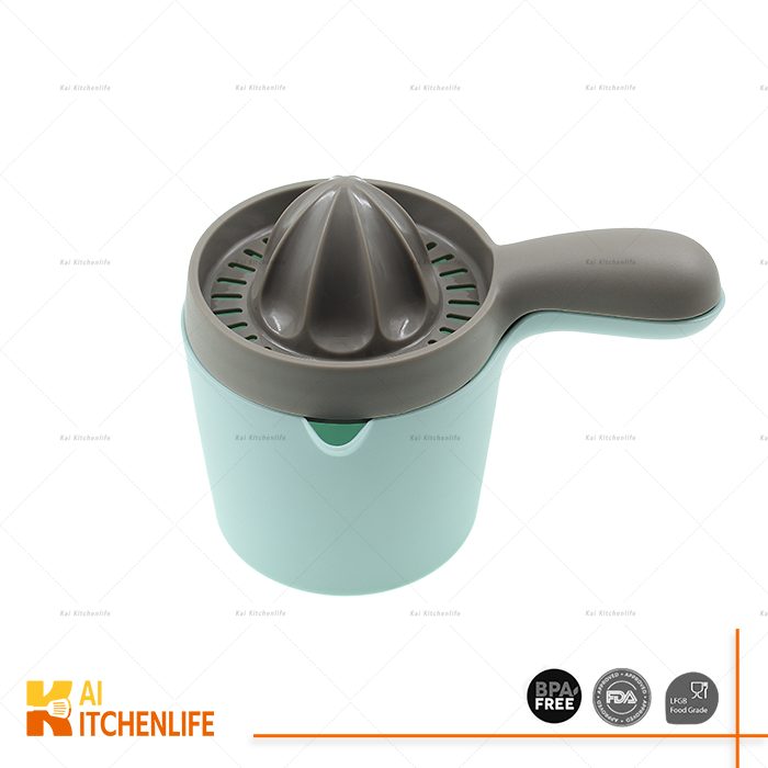 D00453 - Hand Juicer Plastic Lemon Lime Oranges Squeezer with Bowl | Kai Kitchenlife